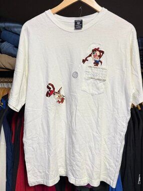 Vintage 90s Warner Bros. Studio Looney Tunes Pocket T-shirt Medium